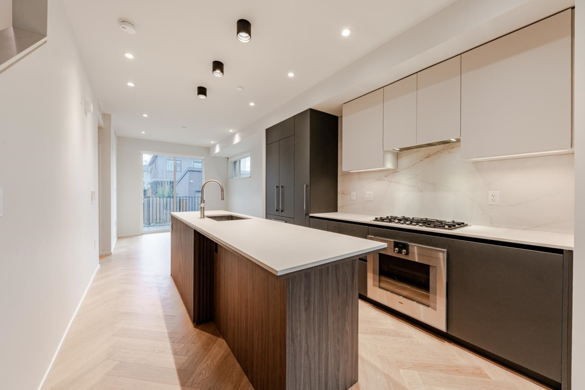 Kitchen Island Photo of 131 765 W 49th Avenue, Vancouver, BC