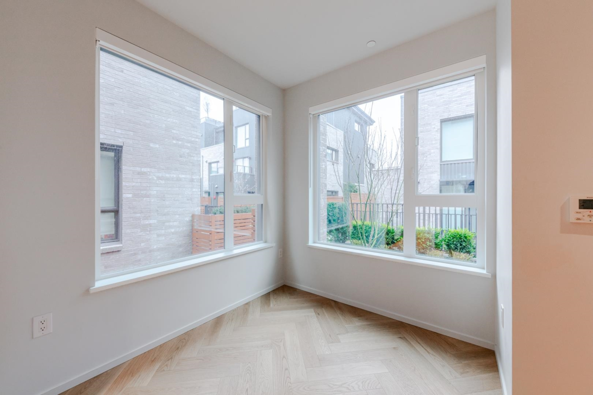 Living Room Photo of 131 765 W 49th Avenue, Vancouver, BC