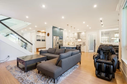 Kitchen Island Photo of 15699 77b Avenue, Surrey, BC