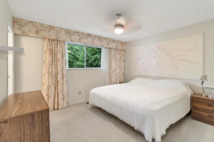 Guest Bathroom Photo of 11138 84b Avenue, Delta, BC