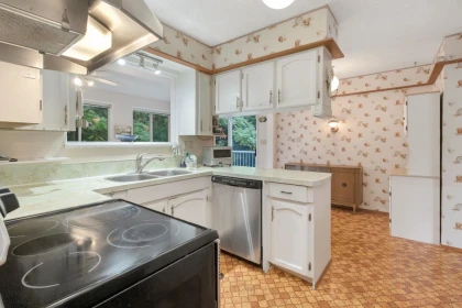 Kitchen Island Photo of 11138 84b Avenue, Delta, BC