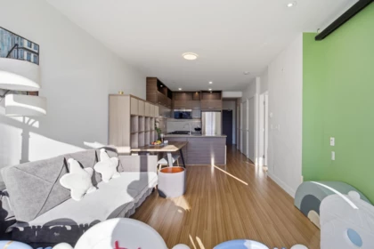 303 9150 University High Street, Burnaby, BC, Burnaby — Apartment/Condo for sale