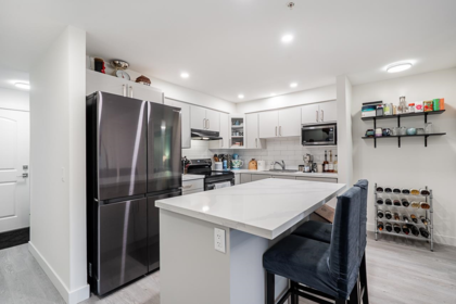 Living Room Photo of 202 19730 56 Avenue, Langley, BC