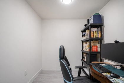 Walk-In Closet Photo of 202 19730 56 Avenue, Langley, BC