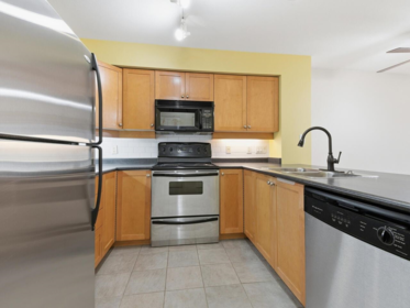 208 38 Seventh Avenue, New Westminster, BC, New Westminster — Apartment/Condo for sale