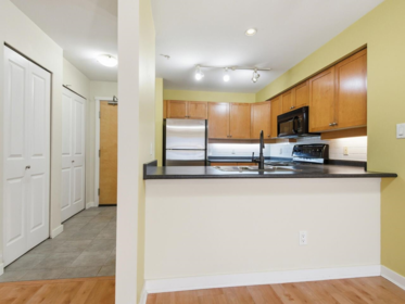 208 38 Seventh Avenue, New Westminster, BC, New Westminster — Apartment/Condo for sale