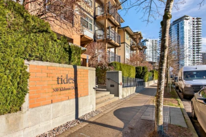 207 500 Klahanie Drive, Port Moody, BC, Port Moody — Apartment/Condo for sale