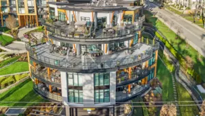 418 14855 Thrift Avenue, White Rock, BC