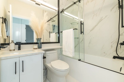 Guest Bathroom Photo of 1552 W 66th Avenue, Vancouver, BC