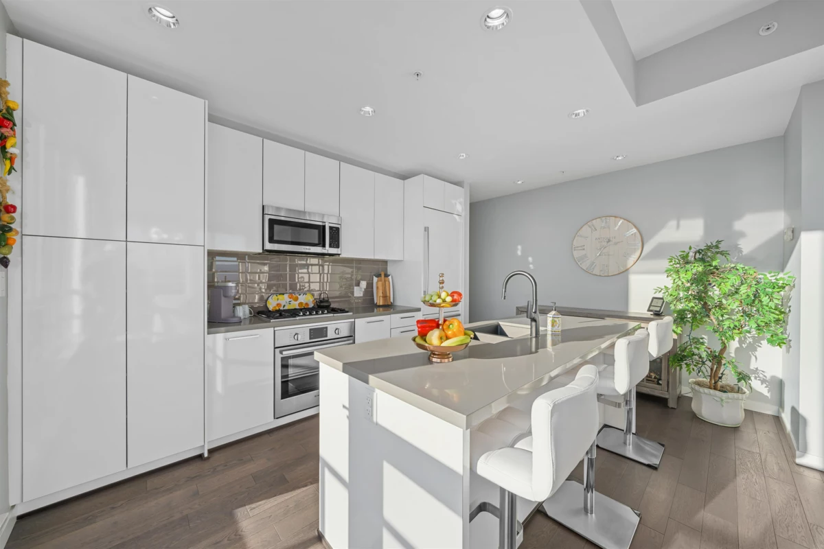 Breakfast Nook Photo of 2903 3093 Windsor Gate, Coquitlam, BC