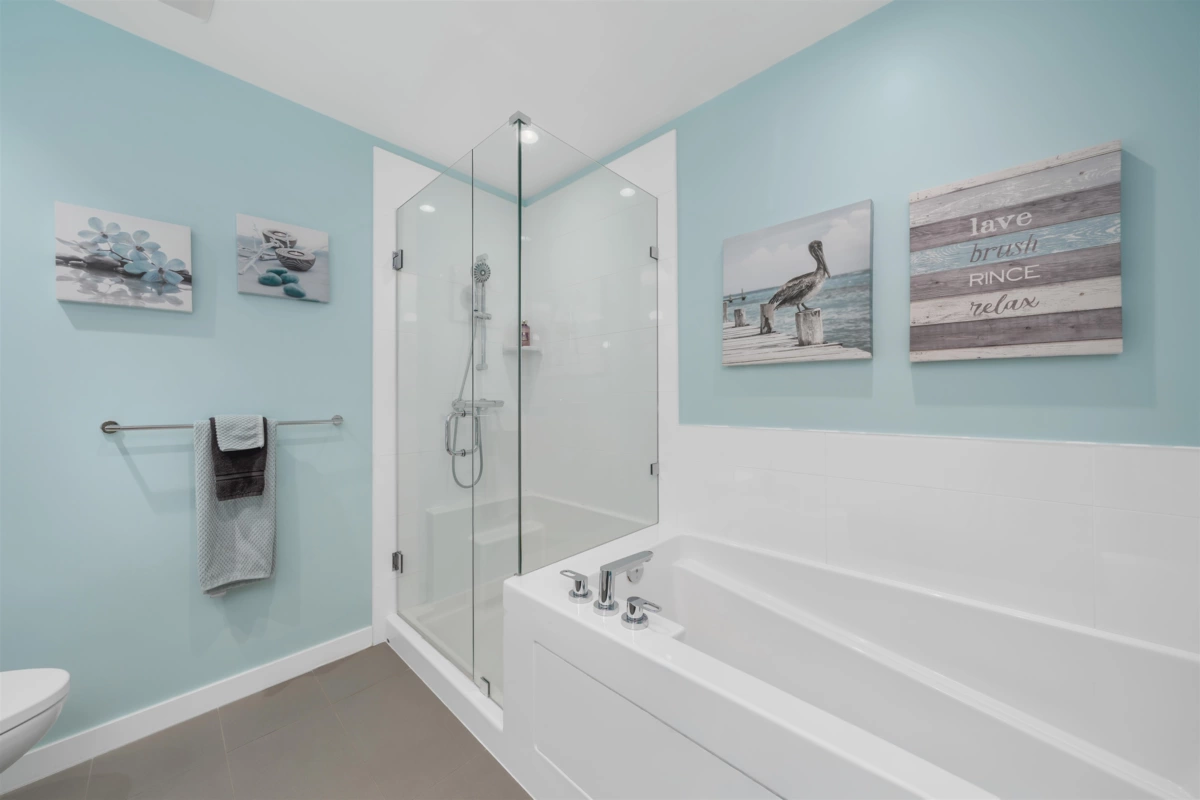 Hallway Photo of 2903 3093 Windsor Gate, Coquitlam, BC