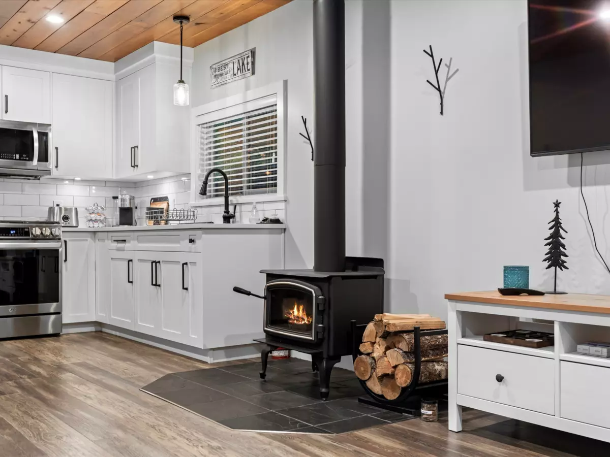 Breakfast Nook Photo of 5102 Paulsen Road, Chilliwack, BC