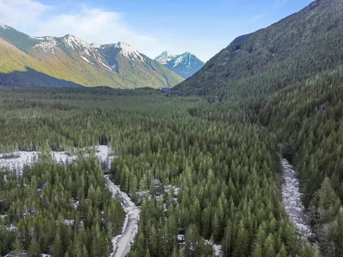 Hot Tub / Spa Photo of 5102 Paulsen Road, Chilliwack, BC