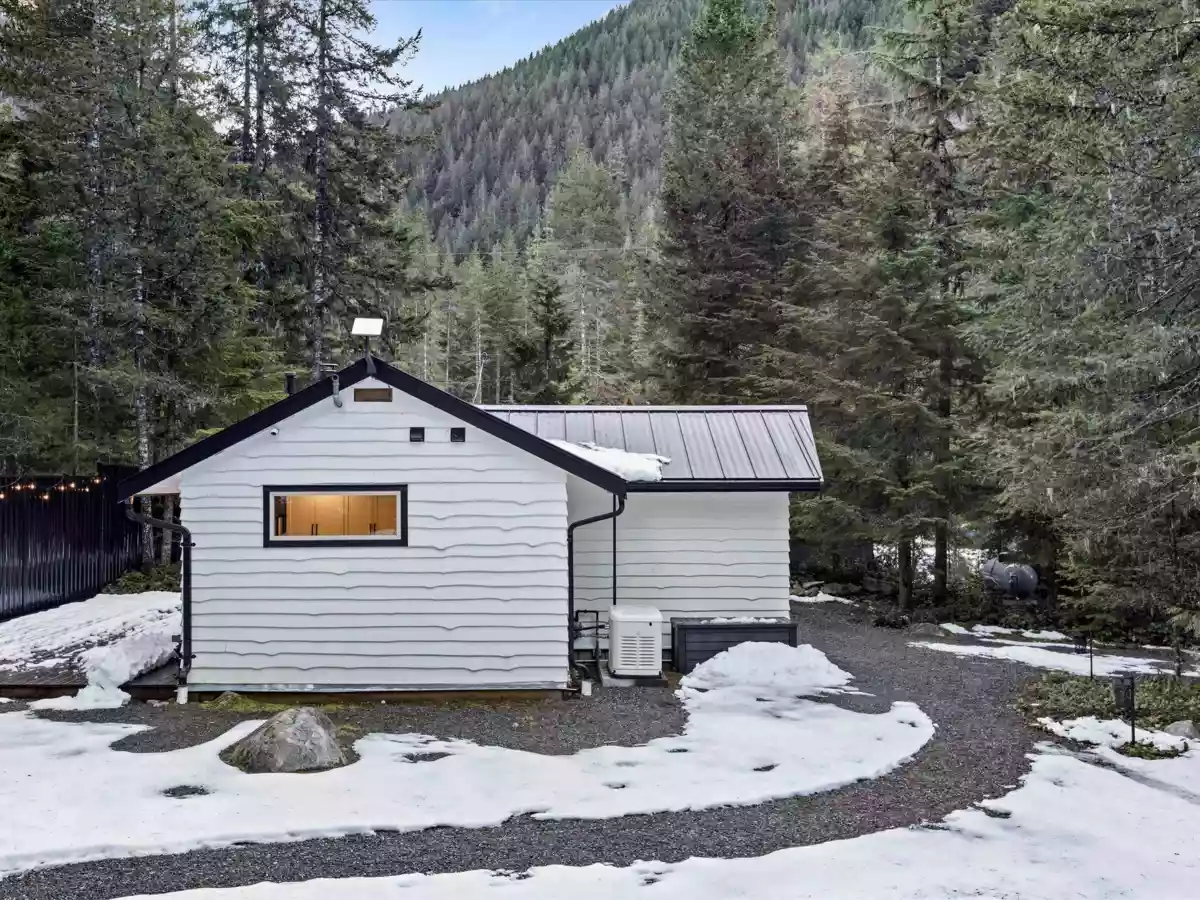 Mudroom Photo of 5102 Paulsen Road, Chilliwack, BC