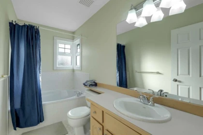 Swimming Pool Photo of 6378 124 Street, Surrey, BC