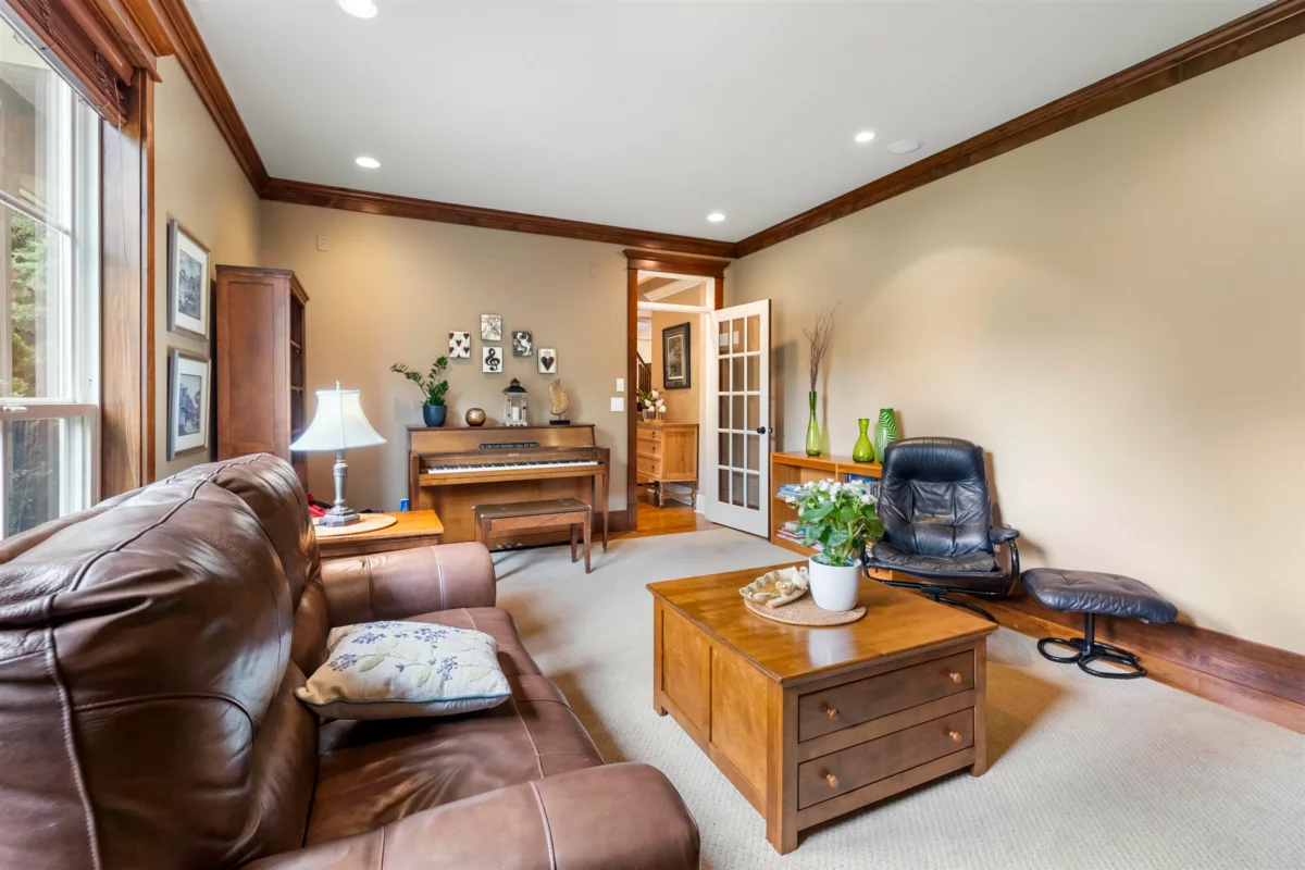 Basement Recreation Room Photo of 21949 6 Avenue, Langley, BC