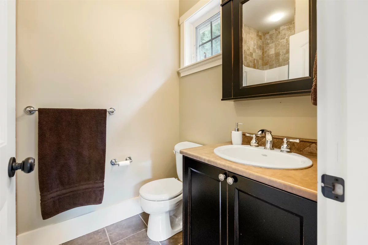 Front Yard Photo of 21949 6 Avenue, Langley, BC