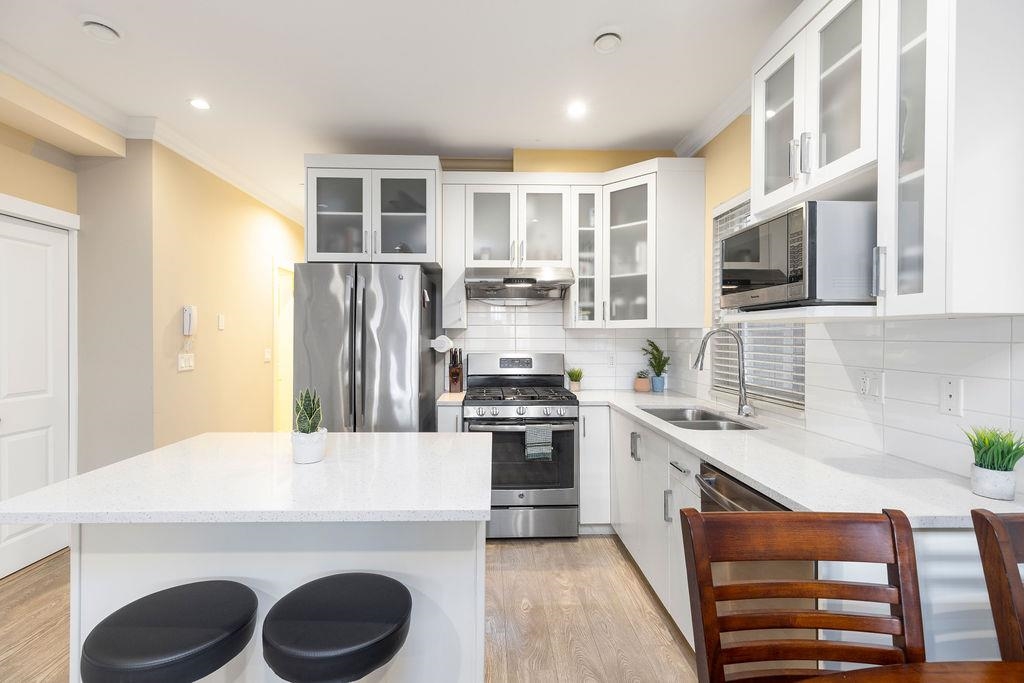 Breakfast Nook Photo of 201 4577 Slocan Street, Vancouver, BC