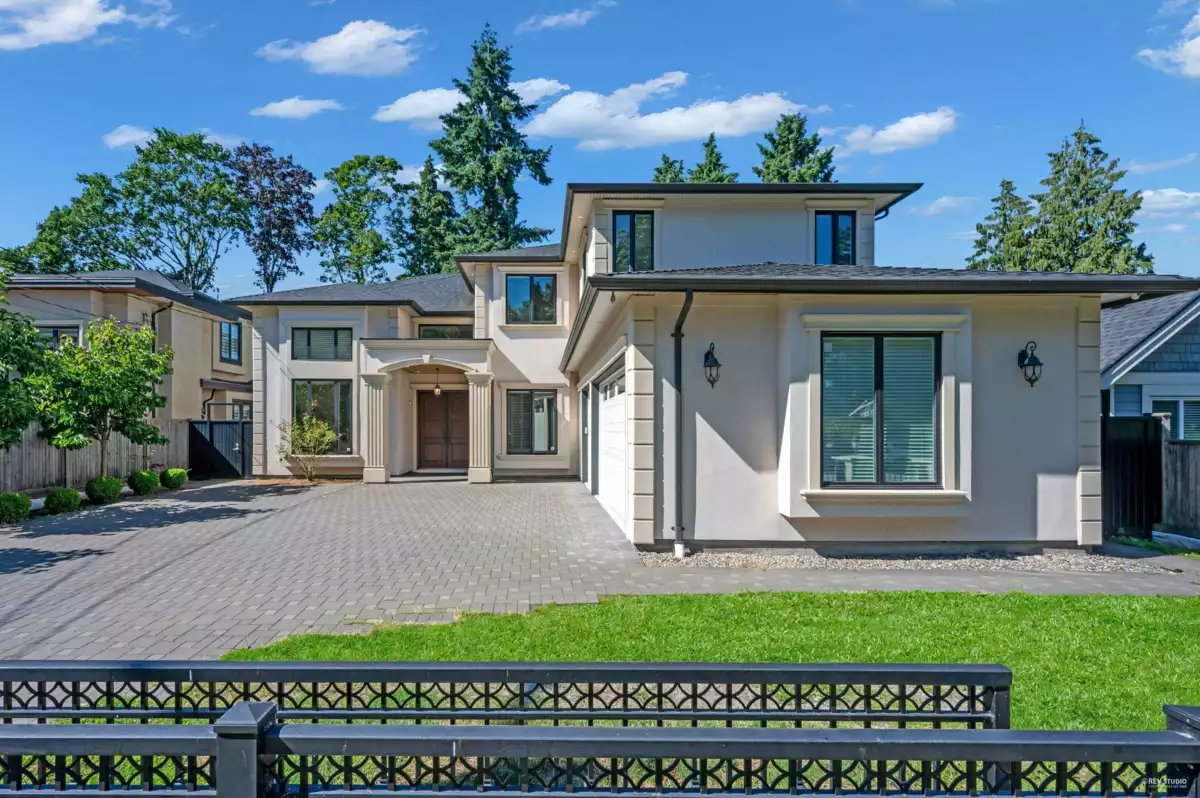 Entry Foyer Photo of 8351 Leslie Road, Richmond, BC