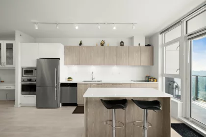 1004 691 North Road, Coquitlam, BC, Coquitlam West — 2 bed apartment/condo for sale