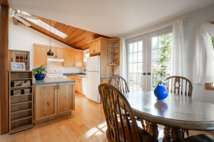 Breakfast Nook Photo of 1587 Mount Gardner Road, Bowen Island, BC
