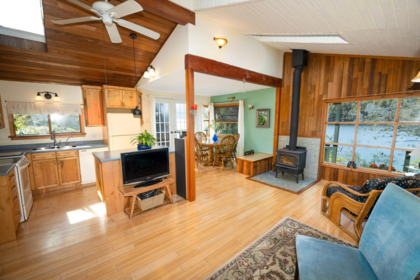 Dining Area Photo of 1587 Mount Gardner Road, Bowen Island, BC