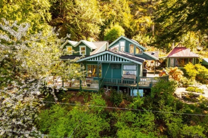 1587 Mount Gardner Road, Bowen Island, BC, Bowen Island — 3 bed single family residence for sale