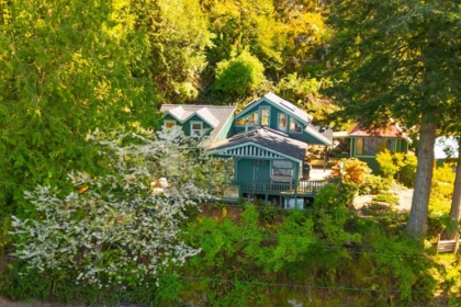 Hot Tub / Spa Photo of 1587 Mount Gardner Road, Bowen Island, BC