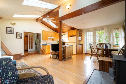Kitchen Island Photo of 1587 Mount Gardner Road, Bowen Island, BC