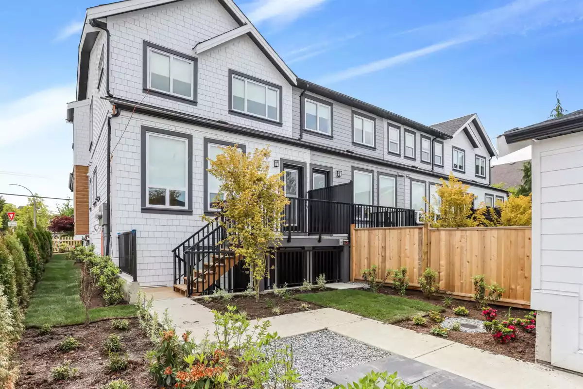Living Room Photo of 20961 83 Avenue, Langley, BC