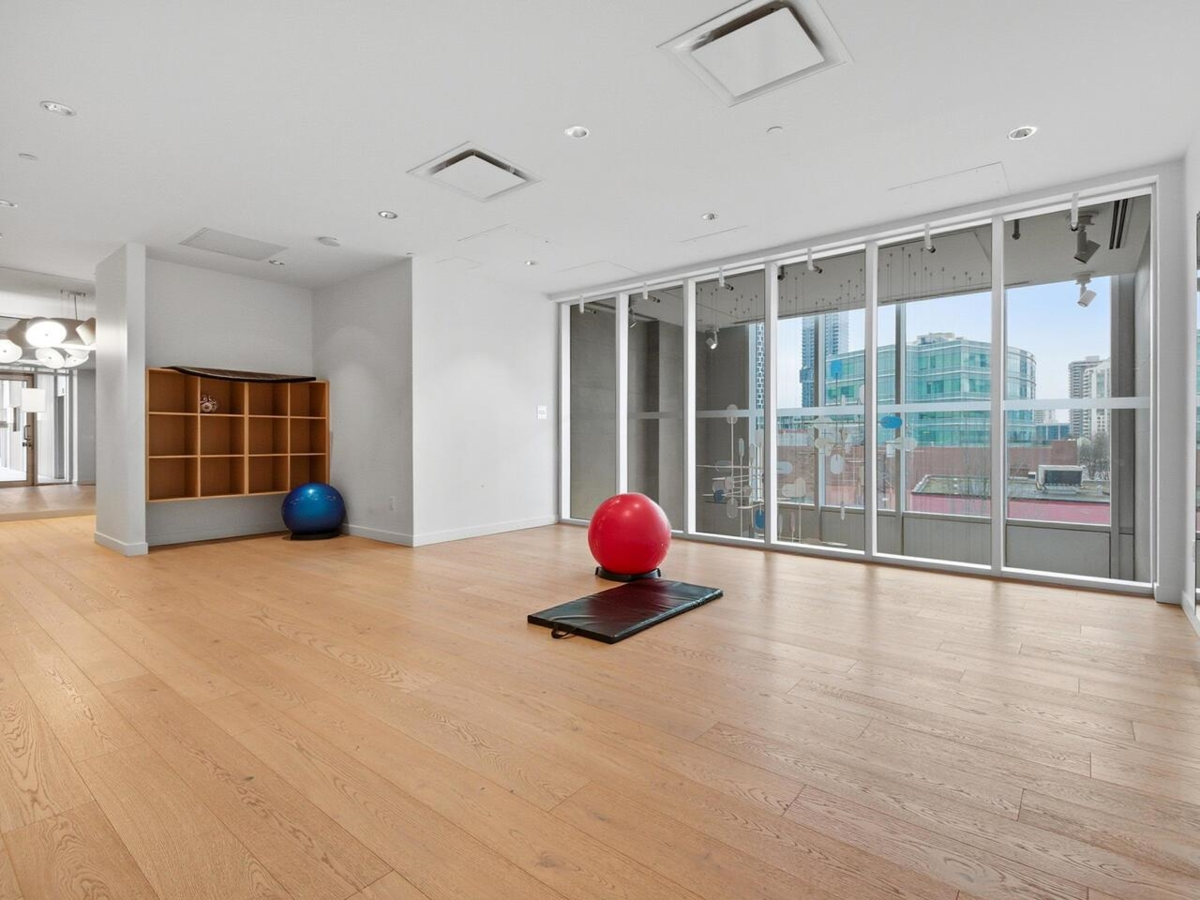 Loft / Bonus Room Photo of 905 6000 Mckay Avenue, Burnaby, BC