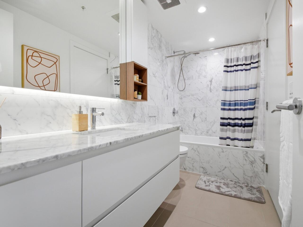 Walk-In Closet Photo of 905 6000 Mckay Avenue, Burnaby, BC