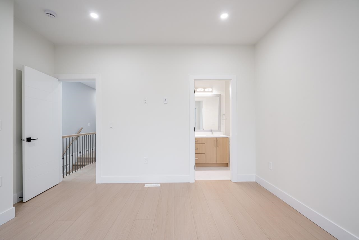 Kitchen Photo of 102 13661 59 Avenue, Surrey, BC