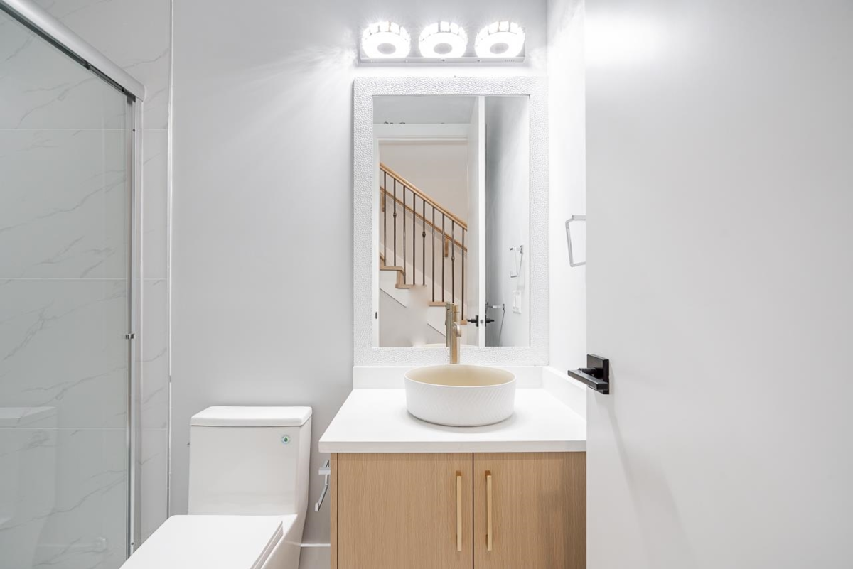 Swimming Pool Photo of 102 13661 59 Avenue, Surrey, BC