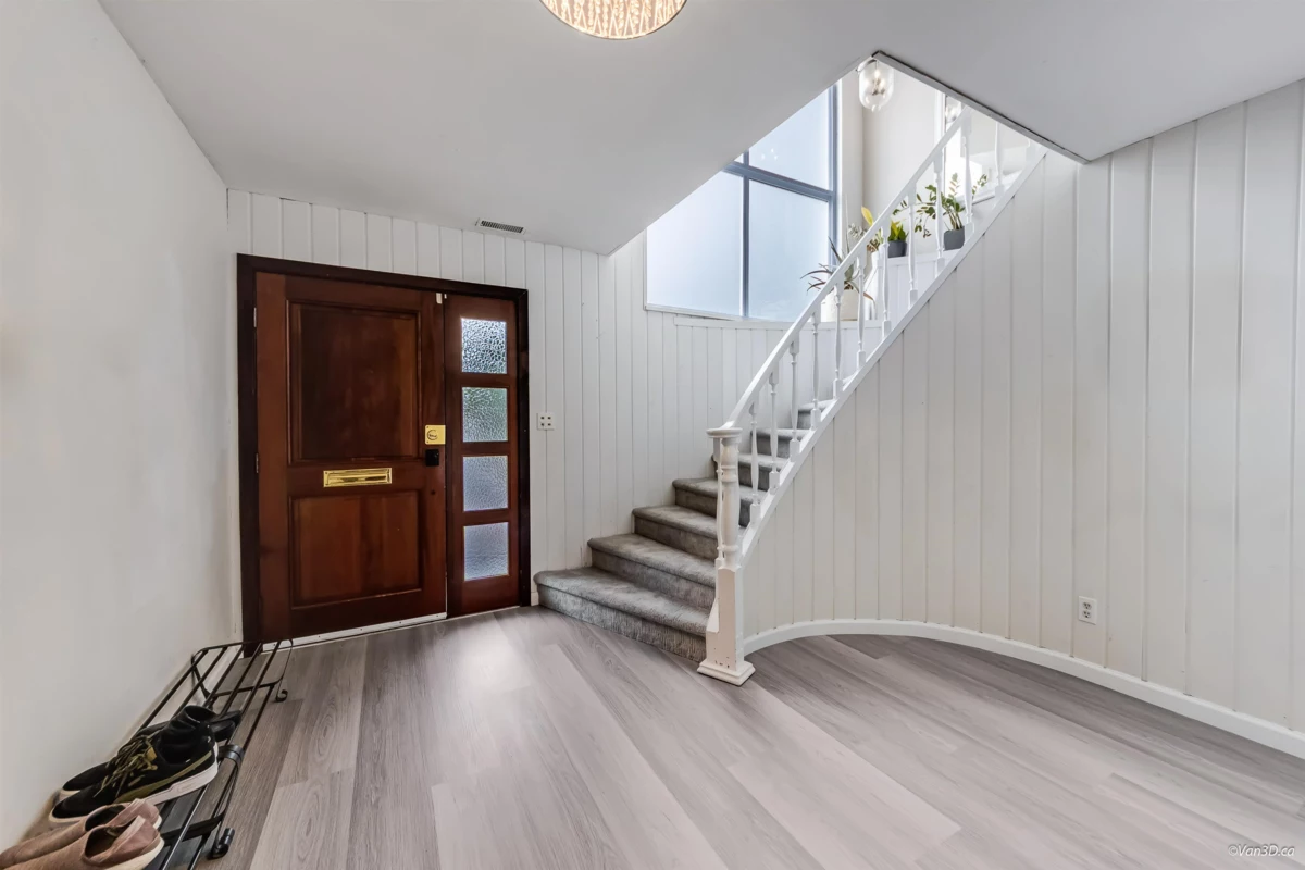 Breakfast Nook Photo of 4145 Ripple Road, West Vancouver, BC