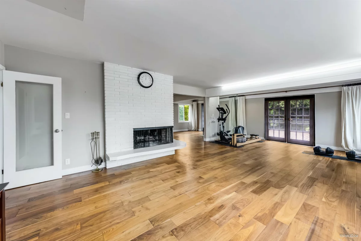 Walk-In Closet Photo of 4145 Ripple Road, West Vancouver, BC