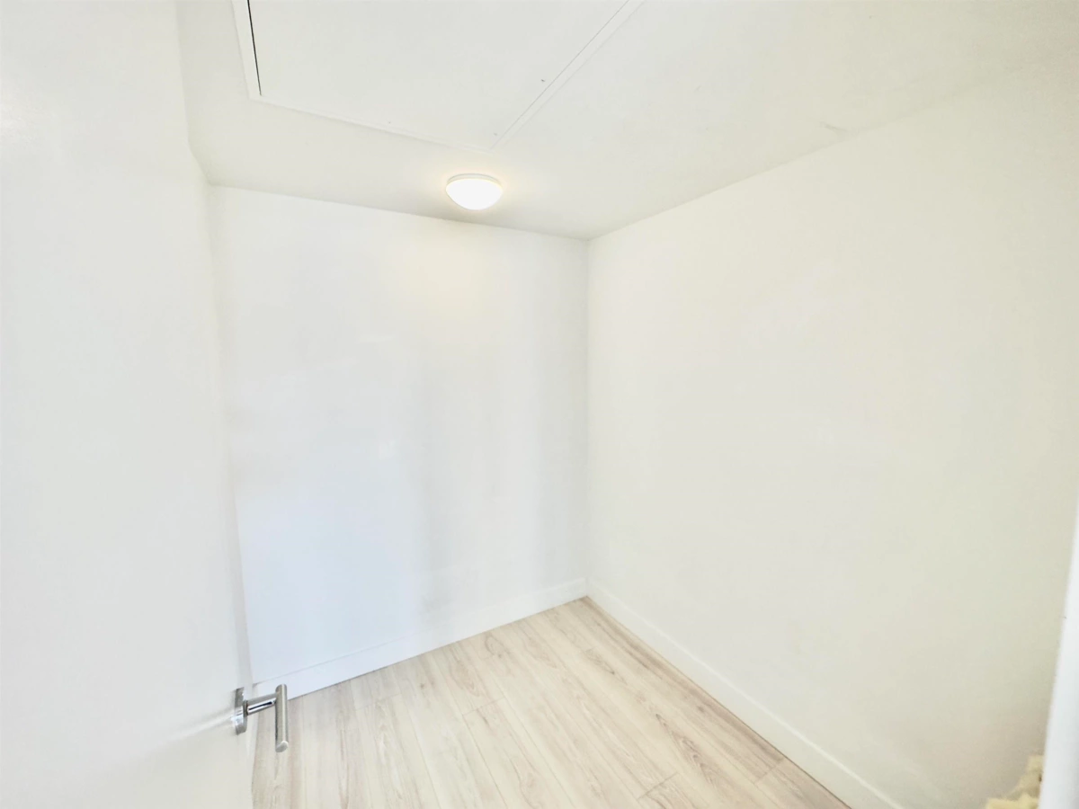 Living Room Photo of 1608 1133 Hornby Street, Vancouver, BC