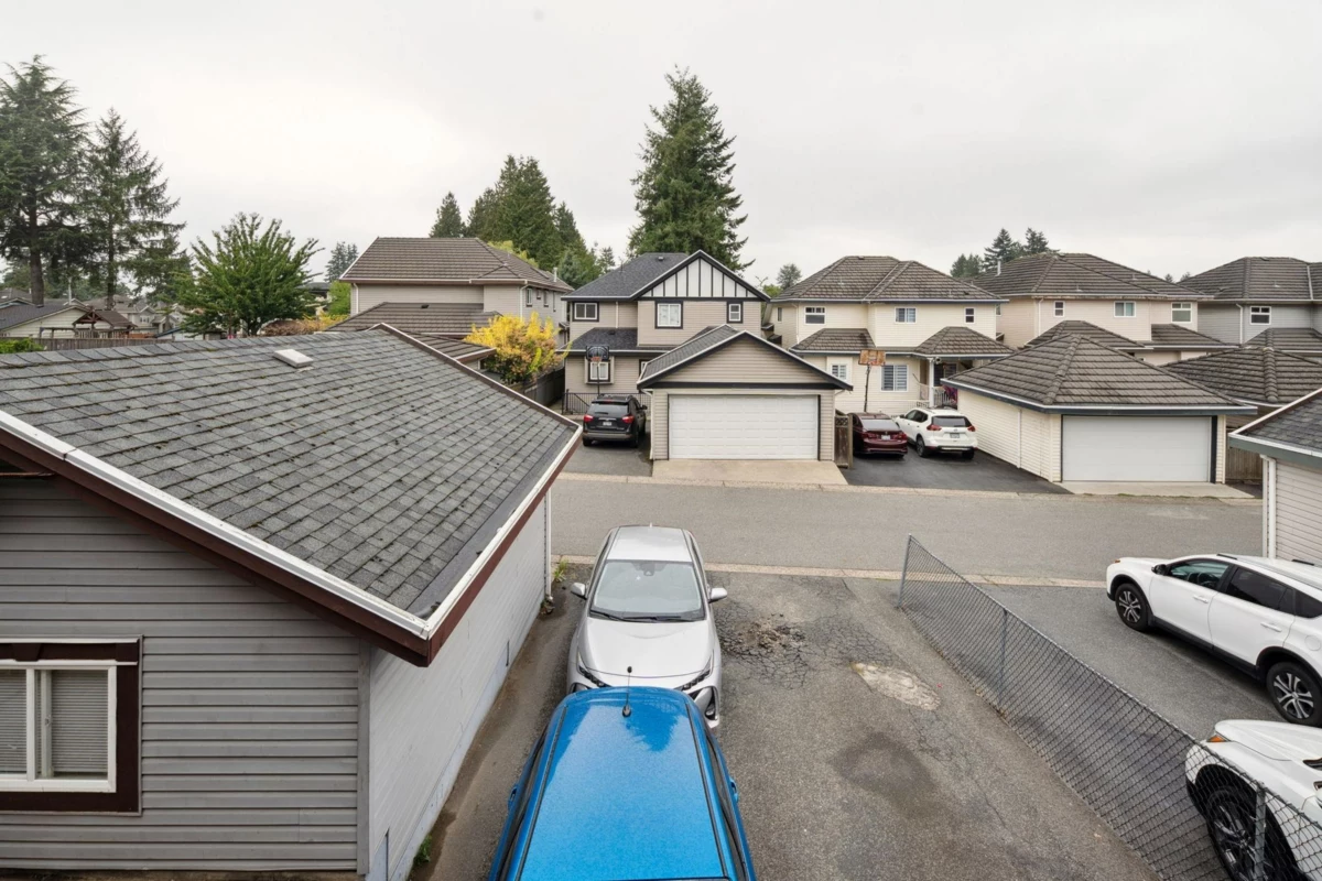 Backyard Photo of 12141 96 Avenue, Surrey, BC