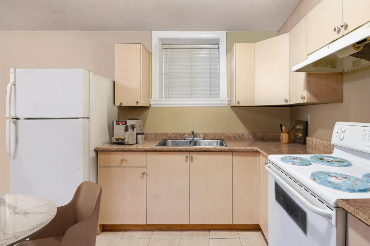 Basement Recreation Room Photo of 12141 96 Avenue, Surrey, BC