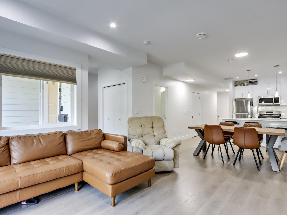Breakfast Nook Photo of 103 906 Quadling Avenue, Coquitlam, BC