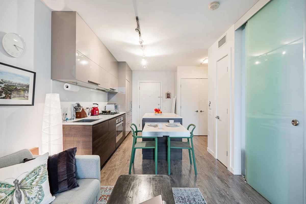 Breakfast Nook Photo of 1507 2378 Alpha Avenue, Burnaby, BC