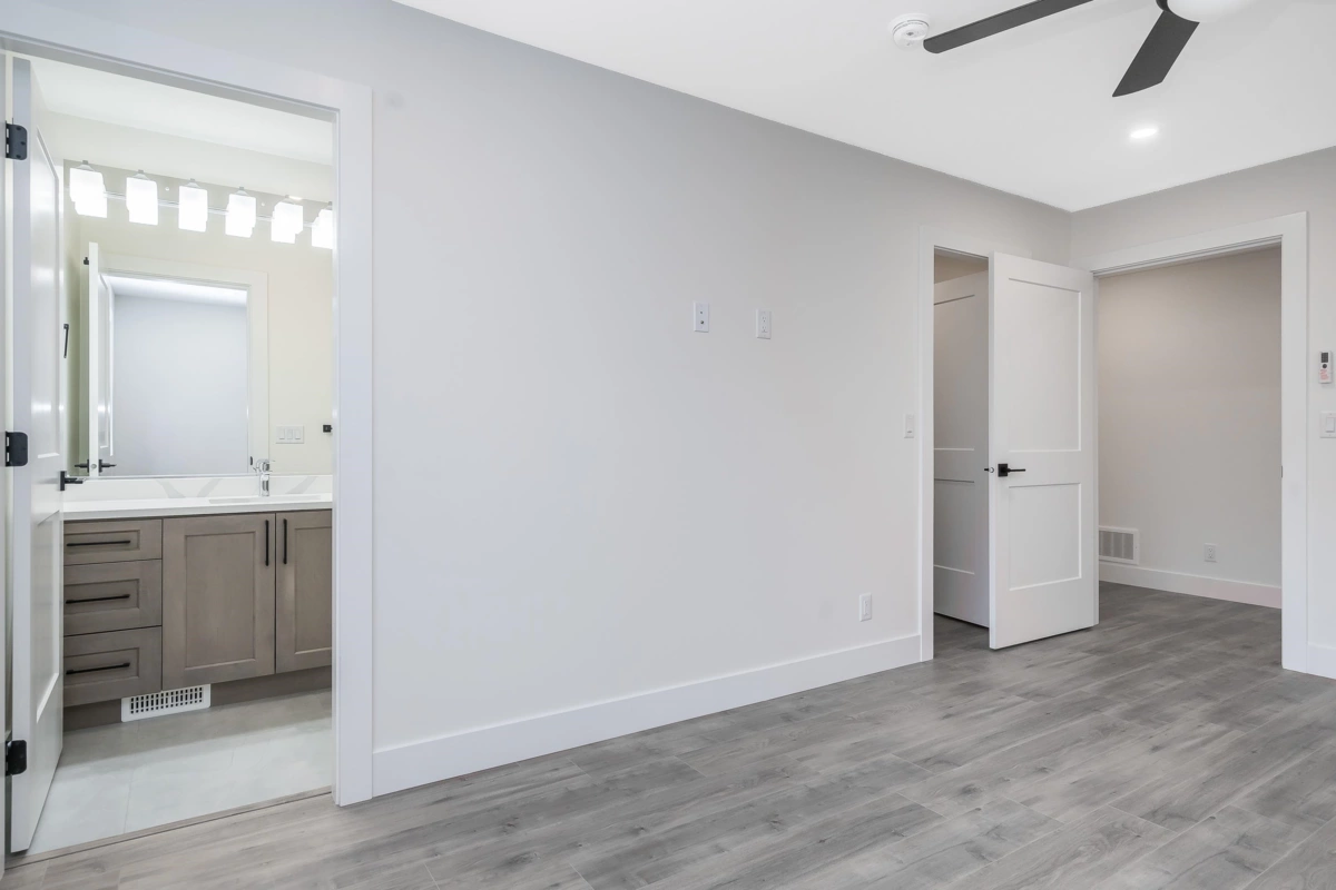 Entry Foyer Photo of 34054 Hundert Crescent, Mission, BC