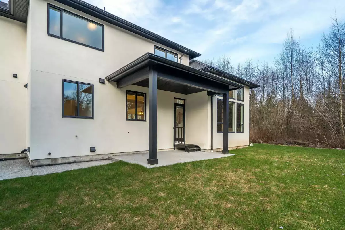 Front Yard Photo of 34054 Hundert Crescent, Mission, BC