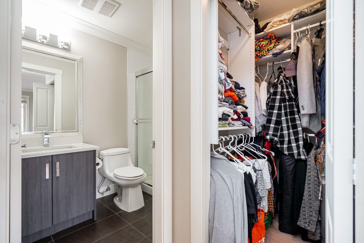 Hallway Photo of 15 19097 64 Avenue, Surrey, BC