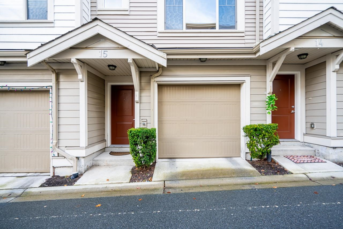 Kitchen Photo of 15 19097 64 Avenue, Surrey, BC