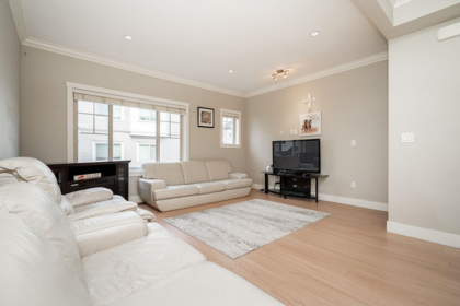Kitchen Island Photo of 15 19097 64 Avenue, Surrey, BC