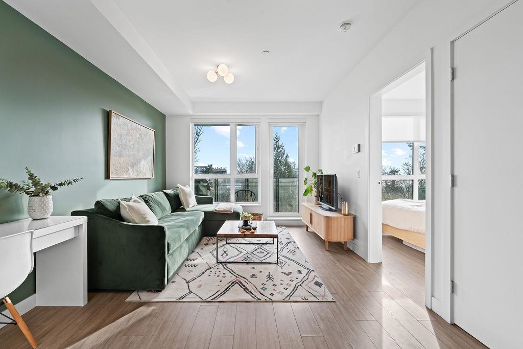 Family Room Photo of 309 747 E 3rd Street, North Vancouver, BC