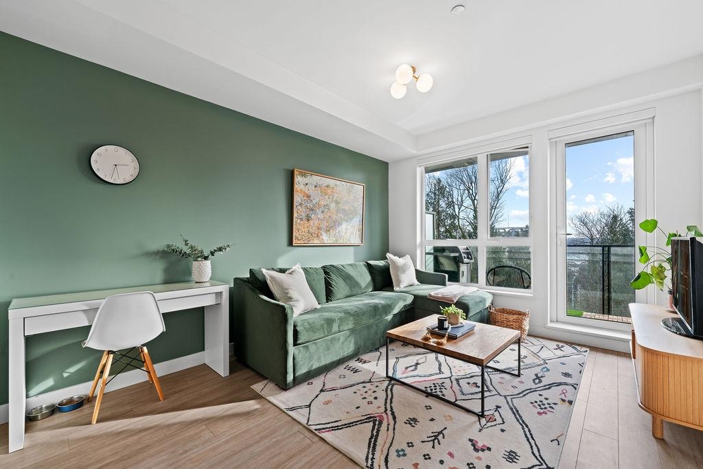 Living Room Photo of 309 747 E 3rd Street, North Vancouver, BC