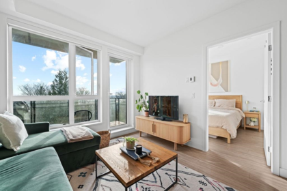 309 747 E 3rd Street, North Vancouver, BC