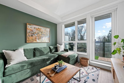309 747 E 3rd Street, North Vancouver, BC